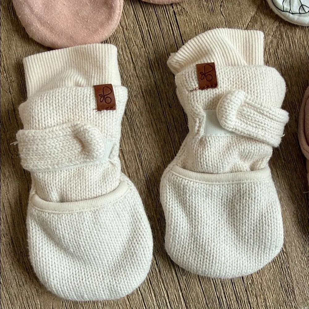 Goumi Kids Baby Mittens and Booties Set